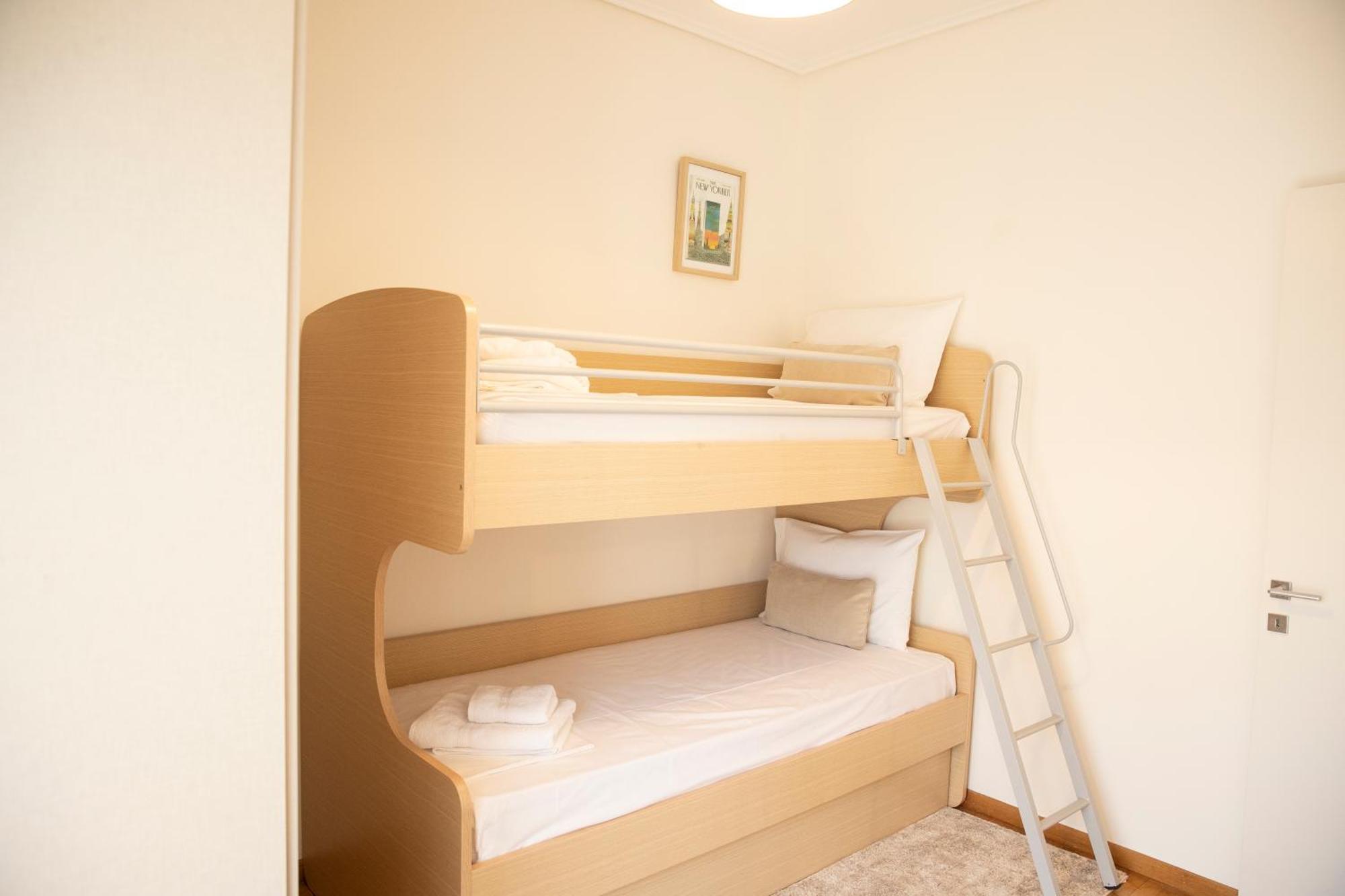 Spacious Glyfada Golf 4Br -Near Beach + Shops Athens Ngoại thất bức ảnh