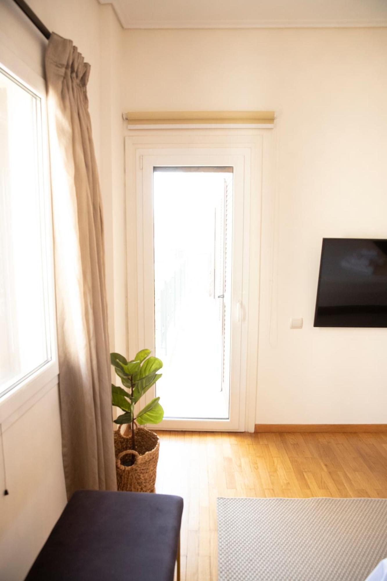 Spacious Glyfada Golf 4Br -Near Beach + Shops Athens Ngoại thất bức ảnh