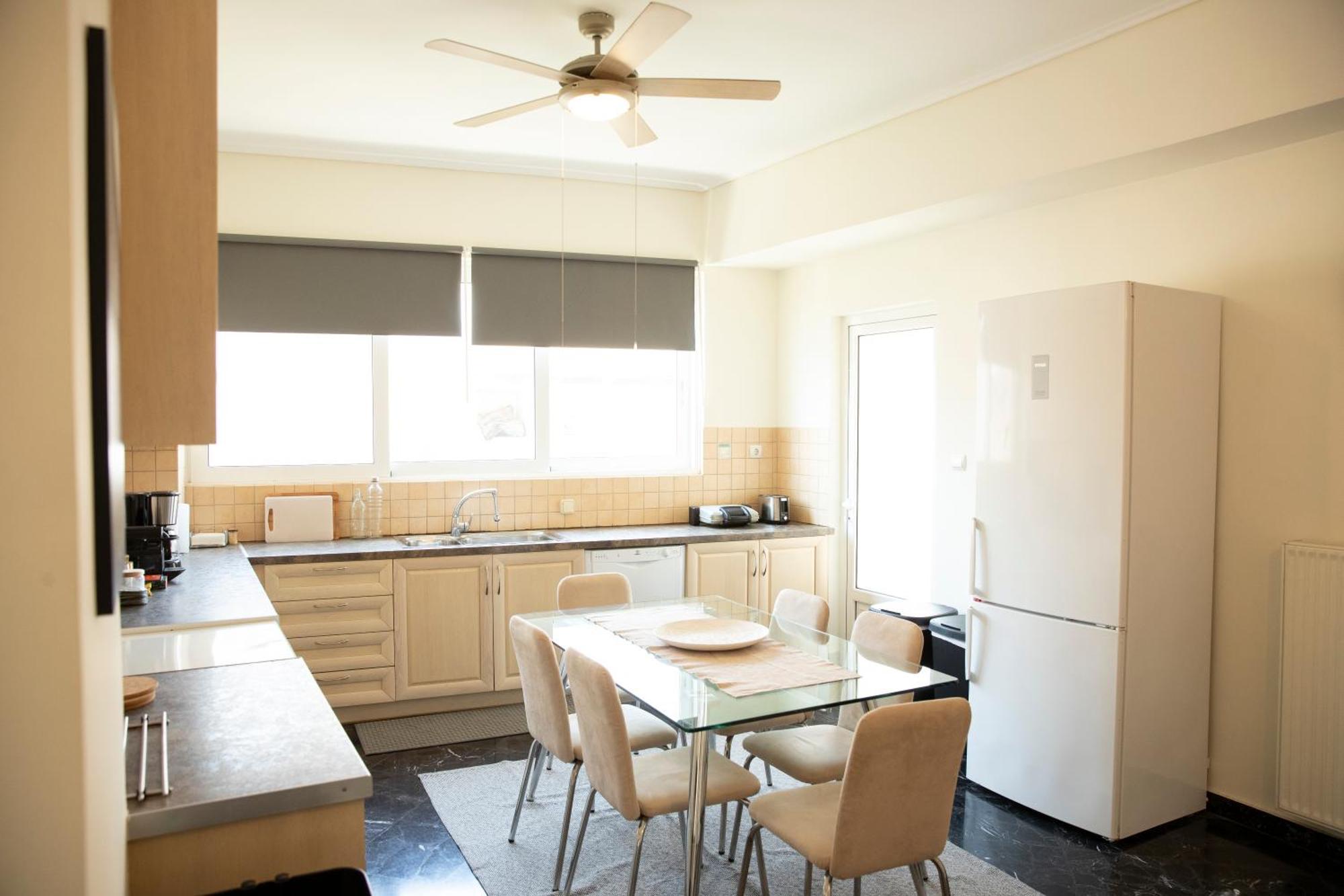 Spacious Glyfada Golf 4Br -Near Beach + Shops Athens Ngoại thất bức ảnh